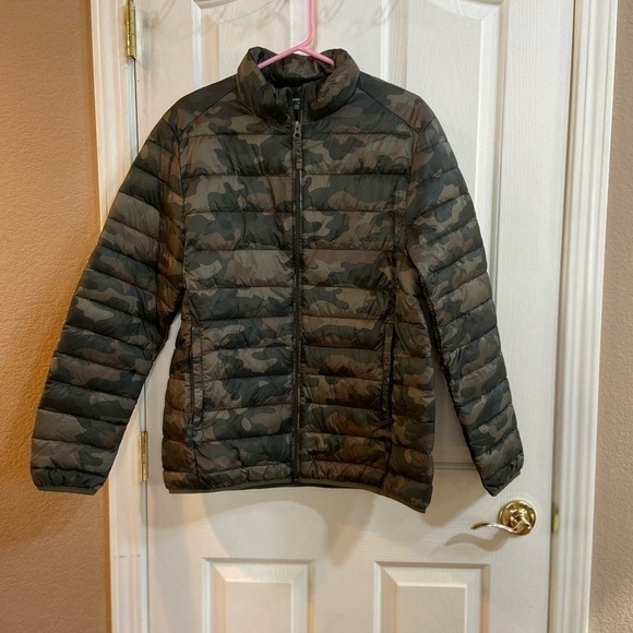 Amazon Essential Camo Puffer Jacket, M - Picture 2 of 6